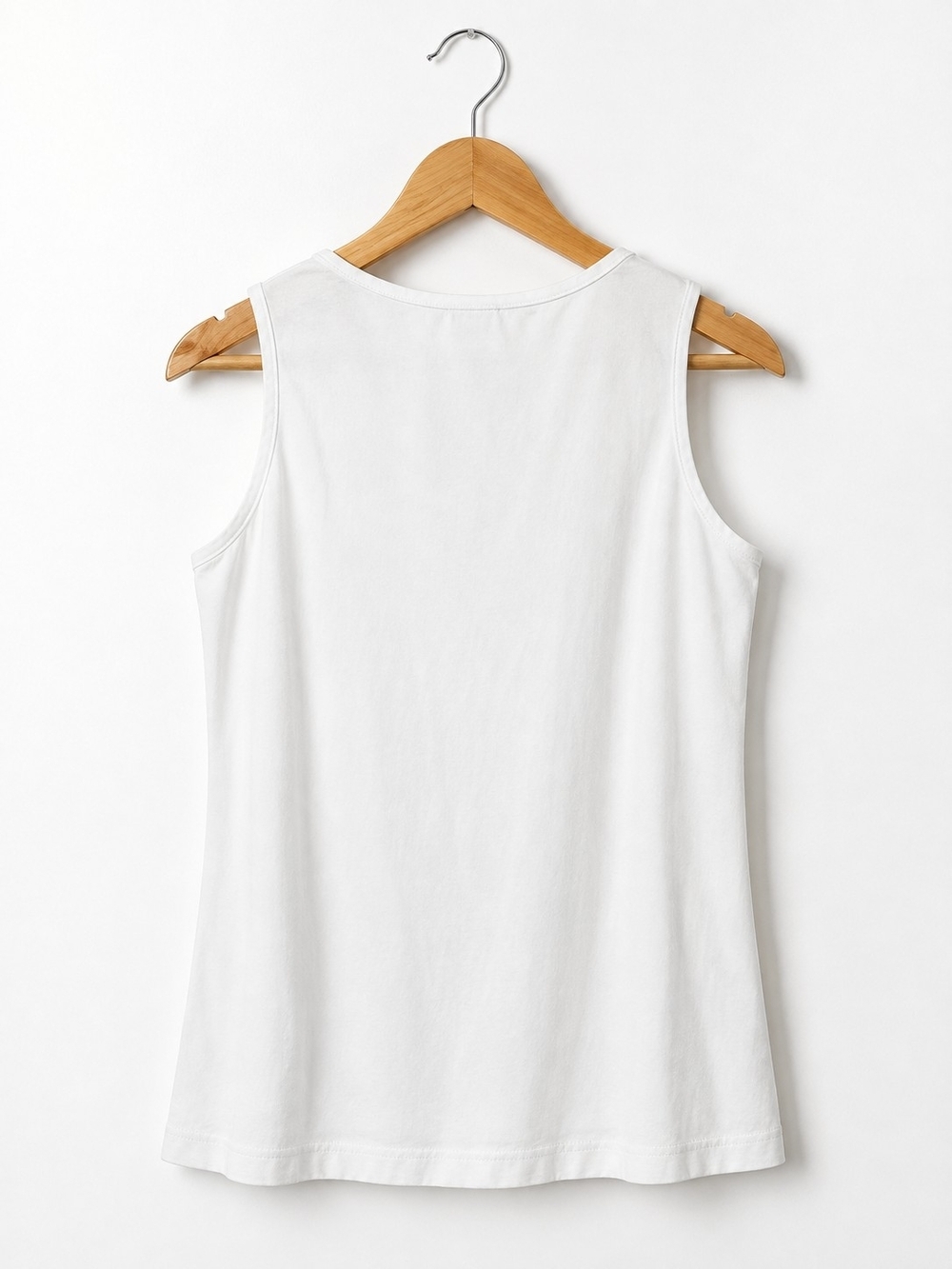 DKNYC White Beaded Necklace Graphic Tank Top - Picture 4 of 8